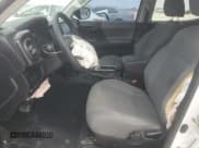 ✅ 2021 Toyota Tacoma SR • VIN: 5TFAX5GN9MX190862 • Lot: 89647145. Wystawiony na Copart z przebiegiem 85 614 mil. Bezpłatny archiwum sprzedaży aukcyjnych z USA i szczegółowy raport historii pojazdu na DreamBid. Zdjęcie 7.