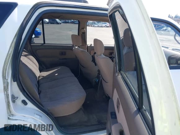 ✅ 1998 Toyota 4Runner SR5 • VIN: JT3GN86R5W0057330 • Lot: 41970134. Wystawiony na IAAI z przebiegiem 252 753 mil. Bezpłatny archiwum sprzedaży aukcyjnych z USA i szczegółowy raport historii pojazdu na DreamBid. Zdjęcie 8.