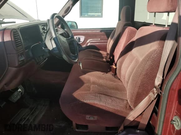 ✅ 1995 GMC Sierra 1500 • VIN: 1GTEC14K4SZ534308 • Lot: 68040815. Wystawiony na Copart z przebiegiem 121 161 mil. Bezpłatny archiwum sprzedaży aukcyjnych z USA i szczegółowy raport historii pojazdu na DreamBid. Zdjęcie 7.