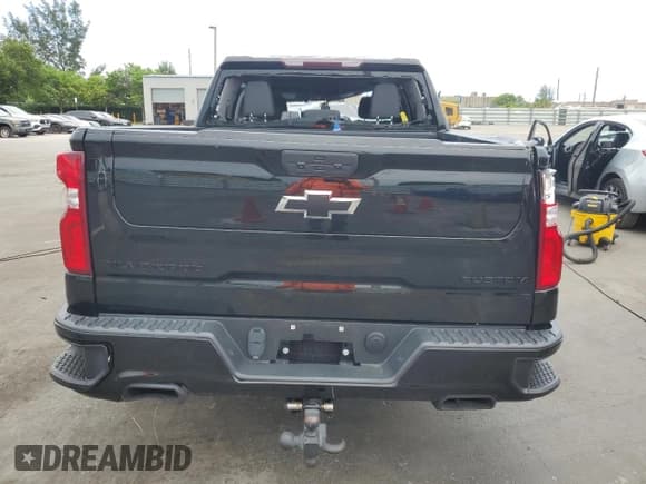 ✅ 2021 Chevrolet Silverado 1500 Custom Trail Boss • VIN: 3GCPYCEL7MG483113 • Lot: 60549075. Wystawiony na Copart z przebiegiem Nie podano. Bezpłatny archiwum sprzedaży aukcyjnych z USA i szczegółowy raport historii pojazdu na DreamBid. Zdjęcie 6.