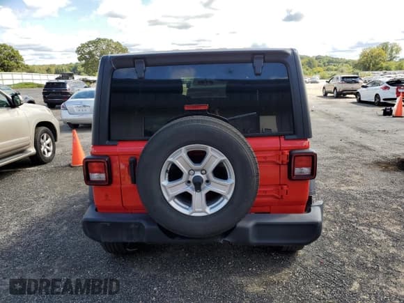 ✅ 2021 Jeep Wrangler Unlimited Islander • VIN: 1C4HJXDG5MW515465 • Lot: 70783685. Listed on Copart with 45,897 mi. Free auction sales archive from the USA and detailed vehicle history report at DreamBid. Image 6.