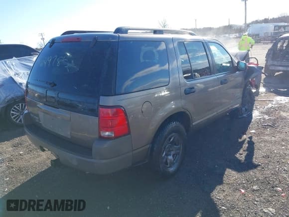 ✅ 2002 Ford Explorer XLS • VIN: 1FMZU72K12UD11589 • Lot: 41649785. Wystawiony na IAAI z przebiegiem 269 097 mil. Bezpłatny archiwum sprzedaży aukcyjnych z USA i szczegółowy raport historii pojazdu na DreamBid. Zdjęcie 4.
