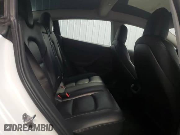 ✅ 2022 Tesla Model 3 • VIN: 5YJ3E1EA5NF372478 • Lot: 69196435. Wystawiony na Copart z przebiegiem 132 782 mil. Bezpłatny archiwum sprzedaży aukcyjnych z USA i szczegółowy raport historii pojazdu na DreamBid. Zdjęcie 10.