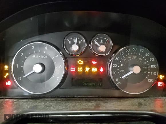 ✅ 2008 Mercury Milan Premier • VIN: 3MEHM08198R655613 • Lot: 61052595. Listed on Copart with 241,329 mi. Free auction sales archive from the USA and detailed vehicle history report at DreamBid. Image 9.