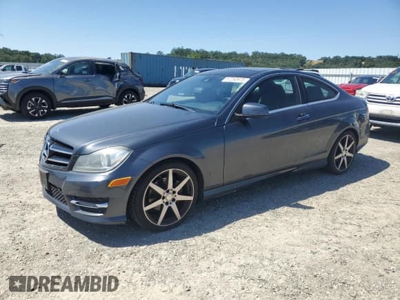 ✅ 2015 Mercedes-Benz C 250 • VIN: WDDGJ4HB9FG369051 • Lot: 57250975. Listed on Copart with 110,932 mi. Free auction sales archive from the USA and detailed vehicle history report at DreamBid. Image 1.