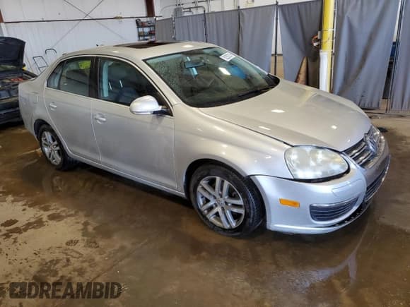 ✅ 2006 Volkswagen Jetta 2.5L • VIN: 3VWSG71K96M646735 • Лот: 52293215. Опубликован ранее на Copart с пробегом 64 528 миль. Бесплатный доступ к архиву аукционных продаж из США и подробный отчёт об истории автомобиля на DreamBid. Изображение 4.