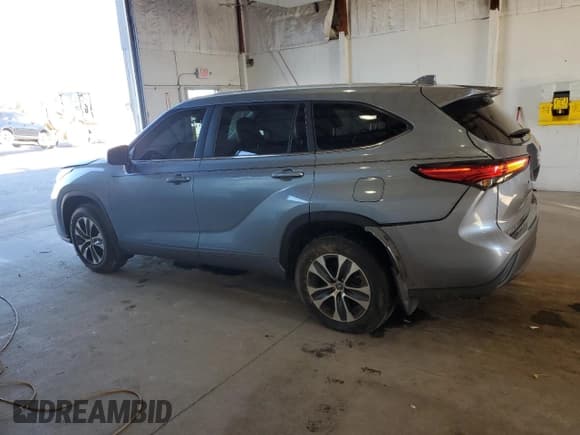 ✅ 2023 Toyota Highlander XLE • VIN: 5TDKDRAH0PS011724 • Lot: 86135755. Wystawiony na Copart z przebiegiem 73 144 mil. Bezpłatny archiwum sprzedaży aukcyjnych z USA i szczegółowy raport historii pojazdu na DreamBid. Zdjęcie 2.