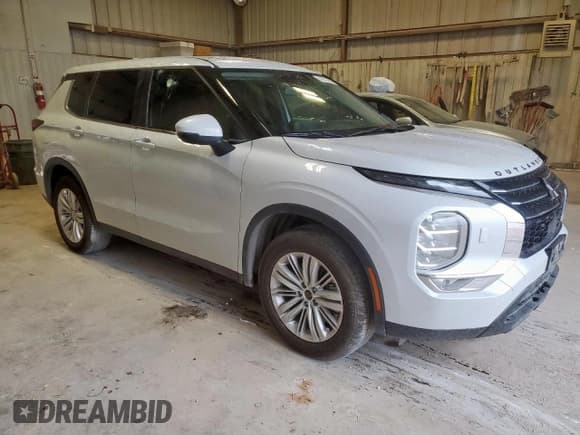 ✅ 2024 Mitsubishi Outlander ES • VIN: JA4J4UA87RZ079707 • Lot: 62912755. Wystawiony na Copart z przebiegiem 14 129 mil. Bezpłatny archiwum sprzedaży aukcyjnych z USA i szczegółowy raport historii pojazdu na DreamBid. Zdjęcie 4.