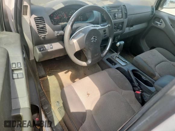 ✅ 2009 Suzuki Equator • VIN: 5Z6BD06TX9C412101 • Lot: 70028155. Wystawiony na Copart z przebiegiem 108 904 mil. Bezpłatny archiwum sprzedaży aukcyjnych z USA i szczegółowy raport historii pojazdu na DreamBid. Zdjęcie 8.