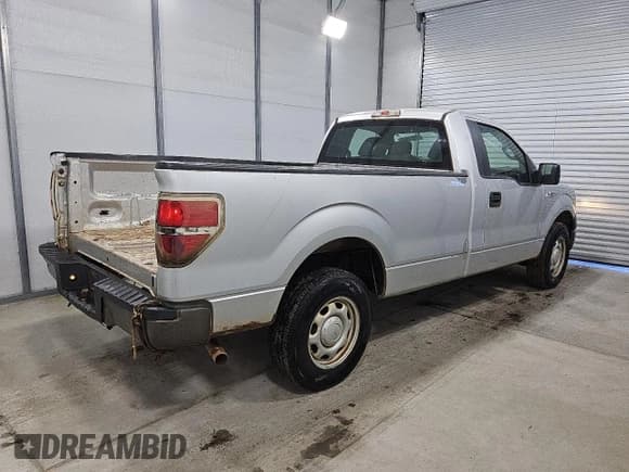 ✅ 2011 Ford F-150 XL • VIN: 1FTMF1CM0BKD77049 • Lot: 91425315. Wystawiony na Copart z przebiegiem 72 050 mil. Bezpłatny archiwum sprzedaży aukcyjnych z USA i szczegółowy raport historii pojazdu na DreamBid. Zdjęcie 3.