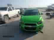 ✅ 2015 Chevrolet Sonic LT • VIN: 1G1JC5SB3F4132963 • Lot: 71799025. Wystawiony na Copart z przebiegiem 76 689 mil. Bezpłatny archiwum sprzedaży aukcyjnych z USA i szczegółowy raport historii pojazdu na DreamBid. Zdjęcie 13.