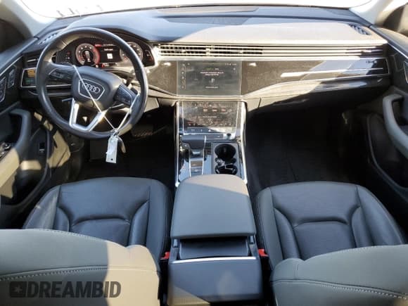 ✅ 2019 Audi Q8 Premium Plus • VIN: WA1BVAF15KD030049 • Lot: 90229005. Wystawiony na Copart z przebiegiem 59 316 mil. Bezpłatny archiwum sprzedaży aukcyjnych z USA i szczegółowy raport historii pojazdu na DreamBid. Zdjęcie 8.