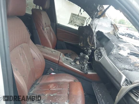 ✅ 2019 BMW X5 xDrive50i • VIN: 5UXJU2C5XKLN64637 • Lot: 42182077. Listed on IAAI with Not provided. Free auction sales archive from the USA and detailed vehicle history report at DreamBid. Image 5.