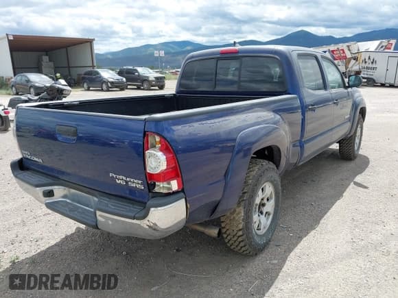 ✅ 2015 Toyota Tacoma PreRunner • VIN: 5TFKU4HNXFX006568 • Lot: 42695934. Wystawiony na IAAI z przebiegiem 130 975 mil. Bezpłatny archiwum sprzedaży aukcyjnych z USA i szczegółowy raport historii pojazdu na DreamBid. Zdjęcie 6.