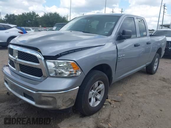 2024 Ram 1500 SLT z VIN 1C6RR7GG8RS124714, wystawiony jako IAAI lot #43207484 z przebiegiem 51 600 mil mil oraz . Historia ofert i sprzedaży dostępna na DreamBid. Obrazek 2.