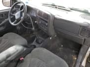 ✅ 2002 Chevrolet S-10 LS • VIN: 1GCCT19W528148246 • Лот: 45929905. Опубликован ранее на Copart с пробегом 151 017 миль. Бесплатный доступ к архиву аукционных продаж из США и подробный отчёт об истории автомобиля на DreamBid. Изображение 8.