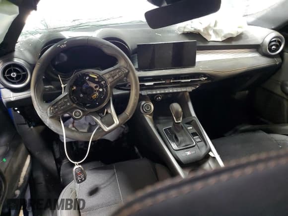 ✅ 2024 Alfa Romeo Tonale Ti • VIN: ZASPATCW0R3039314 • Lot: 84372224. Wystawiony na Copart z przebiegiem Nie podano. Bezpłatny archiwum sprzedaży aukcyjnych z USA i szczegółowy raport historii pojazdu na DreamBid. Zdjęcie 8.