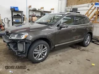 ✅ 2016 Volkswagen Touareg Sport • VIN: WVGEP9BPXGD006774 • Lot: 56045495. Wystawiony na Copart z przebiegiem 85 695 mil. Bezpłatny archiwum sprzedaży aukcyjnych z USA i szczegółowy raport historii pojazdu na DreamBid. Zdjęcie 1.