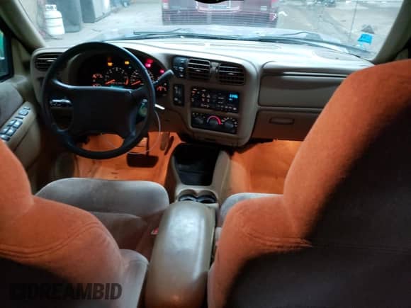 1998 Chevrolet Blazer LT z VIN 1GNDT13W5W2275852, wystawiony jako Copart lot #77938284 z przebiegiem 181 678 mil mil oraz Czysty tytuł • Clean title. Historia ofert i sprzedaży dostępna na DreamBid. Obrazek 8.