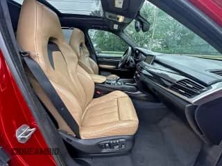 ✅ 2016 BMW X5 M • VIN: 5YMKT6C59G0R78539 • Lot: 94393935. Wystawiony na Copart z przebiegiem 140 797 mil. Bezpłatny archiwum sprzedaży aukcyjnych z USA i szczegółowy raport historii pojazdu na DreamBid. Zdjęcie 5.