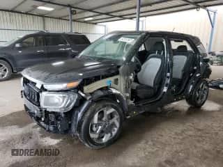 2025 Hyundai Venue SEL z VIN KMHRC8A34SU370901, wystawiony jako Copart lot #85600925 z przebiegiem 9 195 mil mil oraz Czysty tytuł • Clean title. Historia ofert i sprzedaży dostępna na DreamBid. Obrazek 1.