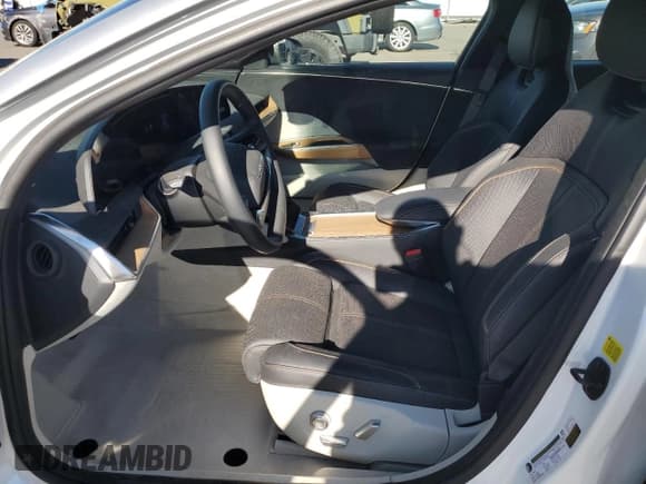 ✅ 2023 Lucid Air Grand Touring • VIN: 50EA1GBA1PA003280 • Lot: 69447544. Wystawiony na Copart z przebiegiem 4 282 mil. Bezpłatny archiwum sprzedaży aukcyjnych z USA i szczegółowy raport historii pojazdu na DreamBid. Zdjęcie 7.