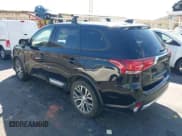 ✅ 2018 Mitsubishi Outlander ES • VIN: JA4AD2A32JZ005141 • Lot: 43334453. Listed on IAAI with 212,730 mi. Free auction sales archive from the USA and detailed vehicle history report at DreamBid. Image 3.