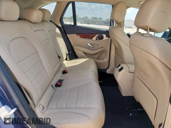 ✅ 2016 Mercedes-Benz GLC 300 • VIN: WDC0G4JB0GF031494 • Lot: 81392135. Listed on Copart with 102,061 mi. Free auction sales archive from the USA and detailed vehicle history report at DreamBid. Image 11.