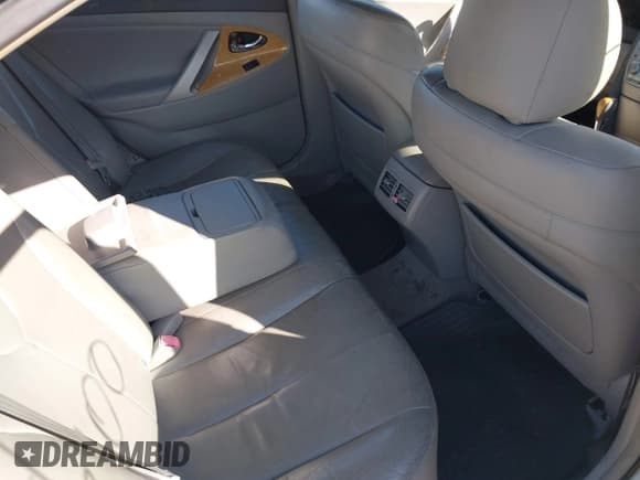 ✅ 2007 Toyota Camry LE • VIN: JTNBK46K673010247 • Лот: 43433754. Опубликован ранее на IAAI с пробегом Не указан. Бесплатный доступ к архиву аукционных продаж из США и подробный отчёт об истории автомобиля на DreamBid. Изображение 8.