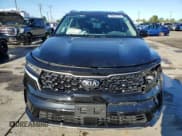 ✅ 2021 Kia Sorento EX • VIN: KNDRH4LG6M5032458 • Lot: 86830135. Wystawiony na Copart z przebiegiem 39 766 mil. Bezpłatny archiwum sprzedaży aukcyjnych z USA i szczegółowy raport historii pojazdu na DreamBid. Zdjęcie 5.