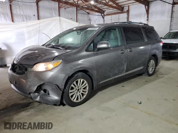 ✅ 2012 Toyota Sienna XLE • VIN: 5TDYK3DC9CS194175 • Лот: 92169005. Опубликован ранее на Copart с пробегом 152 928 миль. Бесплатный доступ к архиву аукционных продаж из США и подробный отчёт об истории автомобиля на DreamBid. Изображение 1.