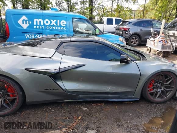 2024 Chevrolet Corvette 3LZ с VIN 1G1YF3D34R5602769, выставлен на аукционе IAAI как лот 43286679 с пробегом 12 442 миль миль и . История ставок и продаж доступна на DreamBid. Изображение 13.