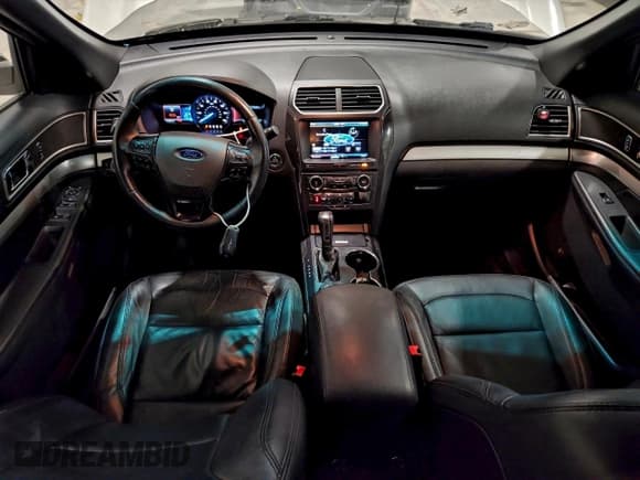 ✅ 2016 Ford Explorer XLT • VIN: 1FM5K8D80GGB94721 • Lot: 94699715. Wystawiony na Copart z przebiegiem 134 386 mil. Bezpłatny archiwum sprzedaży aukcyjnych z USA i szczegółowy raport historii pojazdu na DreamBid. Zdjęcie 8.