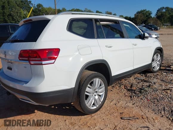 ✅ 2019 Volkswagen Atlas SE • VIN: 1V2WR2CA3KC562474 • Lot: 43355227. Wystawiony na IAAI z przebiegiem 27 736 mil. Bezpłatny archiwum sprzedaży aukcyjnych z USA i szczegółowy raport historii pojazdu na DreamBid. Zdjęcie 4.