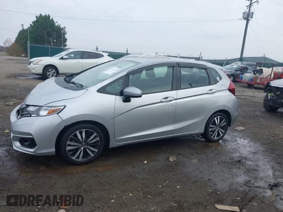 ✅ 2018 Honda Fit EX • VIN: 3HGGK5H83JM706346 • Lot: 43729579. Wystawiony na IAAI z przebiegiem 66 492 mil. Bezpłatny archiwum sprzedaży aukcyjnych z USA i szczegółowy raport historii pojazdu na DreamBid. Zdjęcie 14.