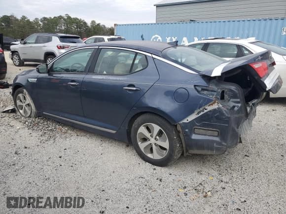 ✅ 2015 Kia Optima • VIN: KNAGM4AD3F5089776 • Лот: 44652375. Опубликован ранее на Copart с пробегом 90 830 миль. Бесплатный доступ к архиву аукционных продаж из США и подробный отчёт об истории автомобиля на DreamBid. Изображение 2.