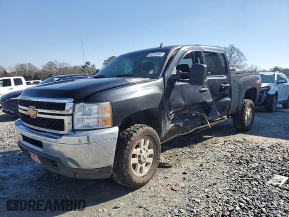 ✅ 2014 Chevrolet Silverado 2500HD LT • VIN: 1GC1KXCG4EF143070 • Лот: 46137485. Опубликован ранее на Copart с пробегом 218 910 миль. Бесплатный доступ к архиву аукционных продаж из США и подробный отчёт об истории автомобиля на DreamBid. Изображение 1.