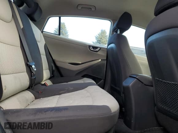 ✅ 2017 Hyundai Ioniq Blue • VIN: KMHC65LC6HU024821 • Lot: 82654934. Wystawiony na Copart z przebiegiem 111 518 mil. Bezpłatny archiwum sprzedaży aukcyjnych z USA i szczegółowy raport historii pojazdu na DreamBid. Zdjęcie 11.