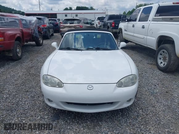 ✅ 2003 Mazda MX-5 Miata Cloth • VIN: JM1NB353530312906 • Lot: 42778360. Listed on IAAI with 93,254 mi. Free auction sales archive from the USA and detailed vehicle history report at DreamBid. Image 13.