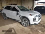 ✅ 2022 Mitsubishi Outlander ES • VIN: JA4APUAU9NU002722 • Lot: 42031953. Wystawiony na IAAI z przebiegiem Nie podano. Bezpłatny archiwum sprzedaży aukcyjnych z USA i szczegółowy raport historii pojazdu na DreamBid. Zdjęcie 1.