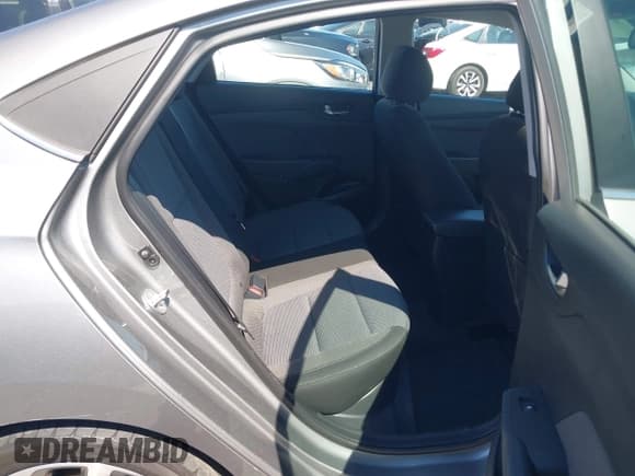 ✅ 2022 Hyundai Accent Limited • VIN: 3KPC34A65NE157519 • Lot: 43359114. Wystawiony na IAAI z przebiegiem 47 046 mil. Bezpłatny archiwum sprzedaży aukcyjnych z USA i szczegółowy raport historii pojazdu na DreamBid. Zdjęcie 8.