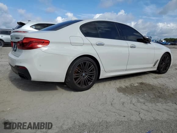 ✅ 2018 BMW 5 Series M550i xDrive • VIN: WBAJB9C53JB034866 • Лот: 68623265. Опубликован ранее на Copart с пробегом 88 967 миль. Бесплатный доступ к архиву аукционных продаж из США и подробный отчёт об истории автомобиля на DreamBid. Изображение 3.