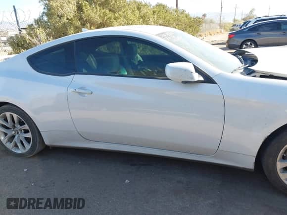 2014 Hyundai Genesis Coupe R-Spec с VIN KMHHT6KD2EU119807, выставлен на аукционе IAAI как лот 41425138 с пробегом 227 186 миль миль и . История ставок и продаж доступна на DreamBid. Изображение 14.