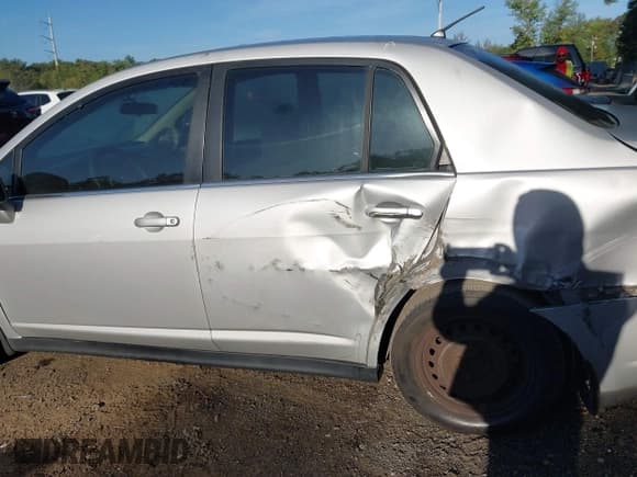 ✅ 2007 Nissan Versa S • VIN: 3N1BC11E67L446315 • Lot: 43324848. Listed on IAAI with 136,763 mi. Free auction sales archive from the USA and detailed vehicle history report at DreamBid. Image 14.