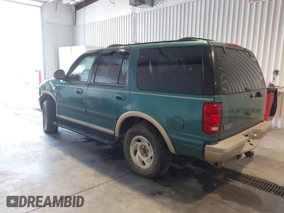 ✅ 1998 Ford Expedition XLT • VIN: 1FMPU18L6WLC21287 • Lot: 43314429. Wystawiony na IAAI z przebiegiem 260 324 mil. Bezpłatny archiwum sprzedaży aukcyjnych z USA i szczegółowy raport historii pojazdu na DreamBid. Zdjęcie 3.