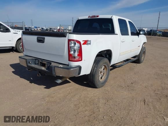 ✅ 2007 GMC Sierra 1500 • VIN: 3GTEK13Y17G517689 • Лот: 41996422. Опубликован ранее на IAAI с пробегом 209 240 миль. Бесплатный доступ к архиву аукционных продаж из США и подробный отчёт об истории автомобиля на DreamBid. Изображение 4.