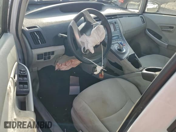 ✅ 2015 Toyota Prius Two • VIN: JTDKN3DU4F0399061 • Lot: 95184845. Wystawiony na Copart z przebiegiem Nie podano. Bezpłatny archiwum sprzedaży aukcyjnych z USA i szczegółowy raport historii pojazdu na DreamBid. Zdjęcie 8.