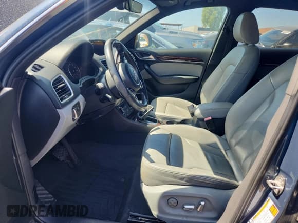 ✅ 2016 Audi Q3 Premium Plus • VIN: WA1EFCFS0GR010011 • Lot: 80893045. Wystawiony na Copart z przebiegiem 151 312 mil. Bezpłatny archiwum sprzedaży aukcyjnych z USA i szczegółowy raport historii pojazdu na DreamBid. Zdjęcie 7.