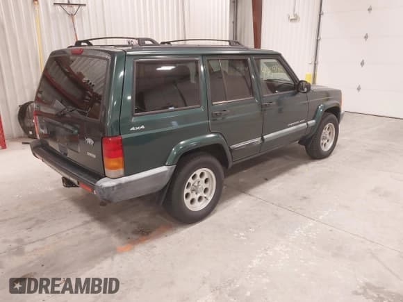✅ 2000 Jeep Cherokee • VIN: 1J4FF48S5YL262803 • Лот: 43759283. Опубликован ранее на IAAI с пробегом 113 073 миль. Бесплатный доступ к архиву аукционных продаж из США и подробный отчёт об истории автомобиля на DreamBid. Изображение 4.