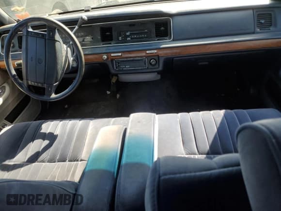 ✅ 1994 Mercury Grand Marquis LS • VIN: 2MELM75W2RX673361 • Лот: 50532025. Опубликован ранее на Copart с пробегом 53 851 миль. Бесплатный доступ к архиву аукционных продаж из США и подробный отчёт об истории автомобиля на DreamBid. Изображение 8.